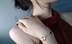 Chinese go to publc wc